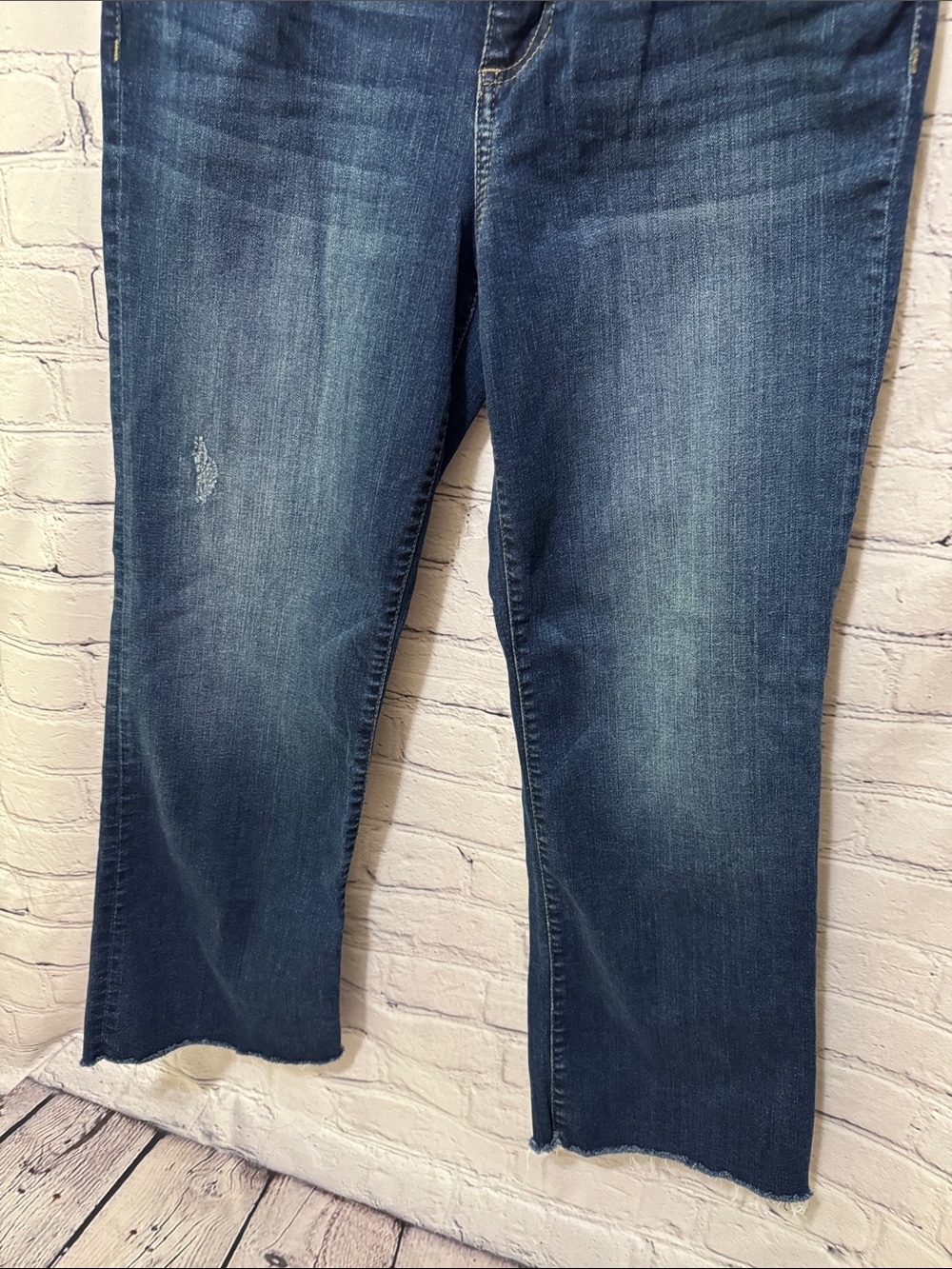 Kut from the Kloth KelseyHigh Rise Ankle Flare with Frayed Hem Jeans - Picture 12 of 15